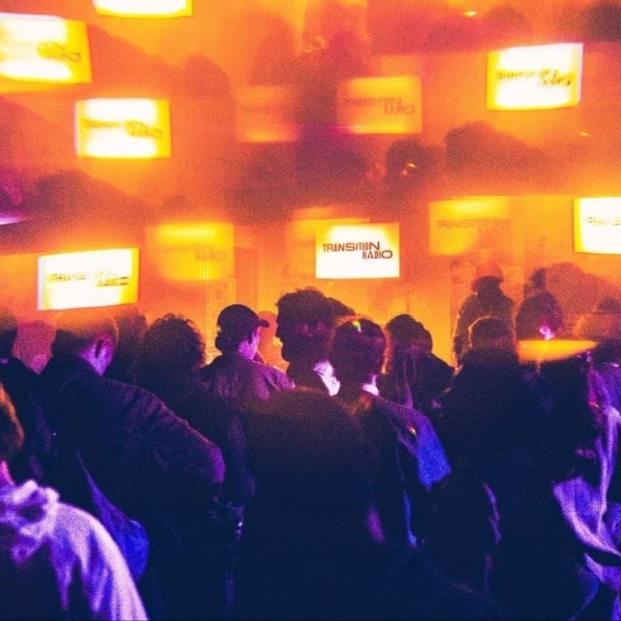 Underscore w/ transition radio